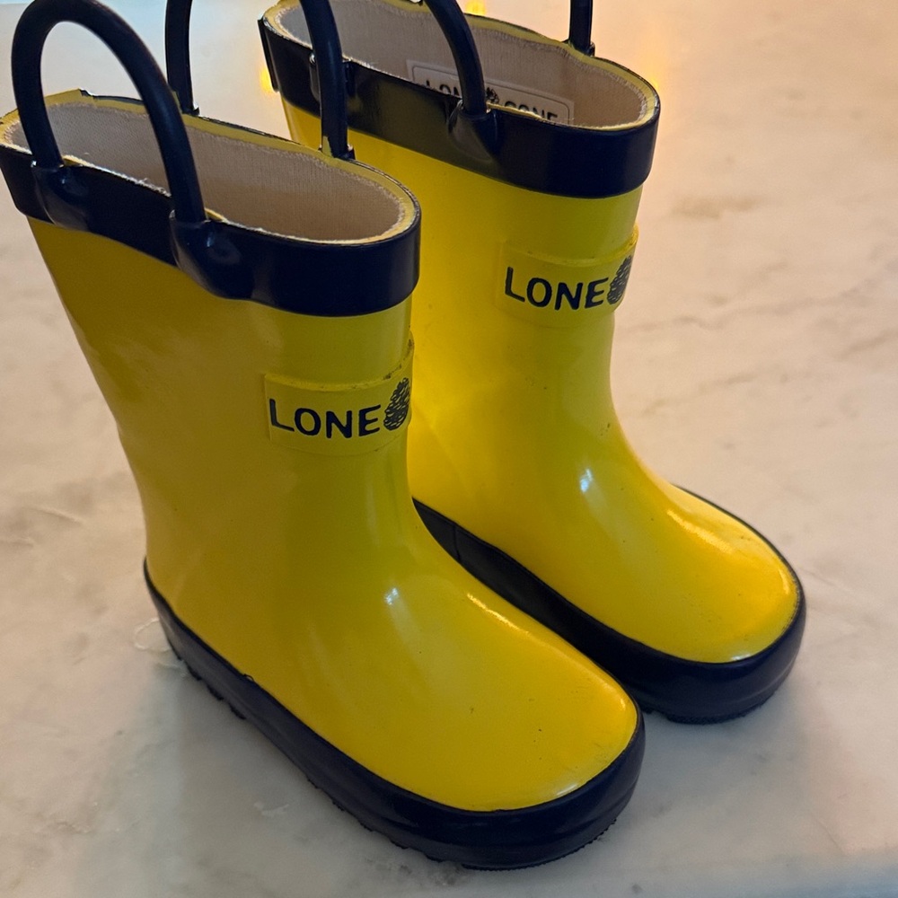 LONE CONE Yellow and Black Rain Boots‎ 4